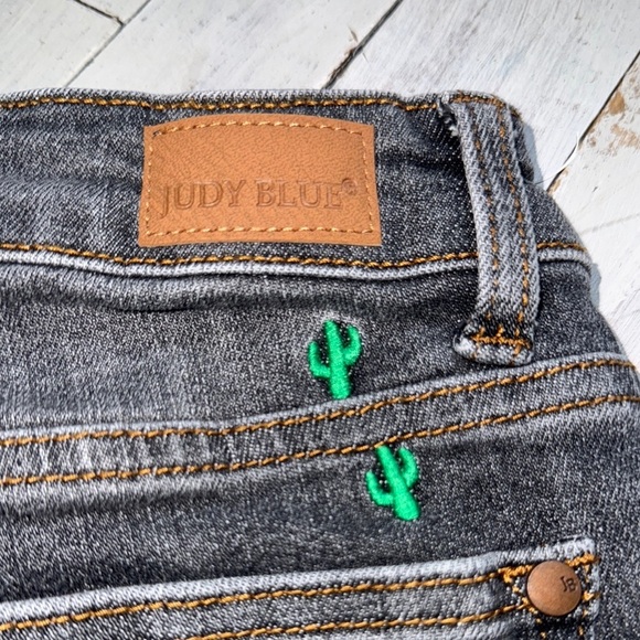 Judy Blue Gray and Green Cactus Embroidered Jean Shorts - Picture 5 of 9